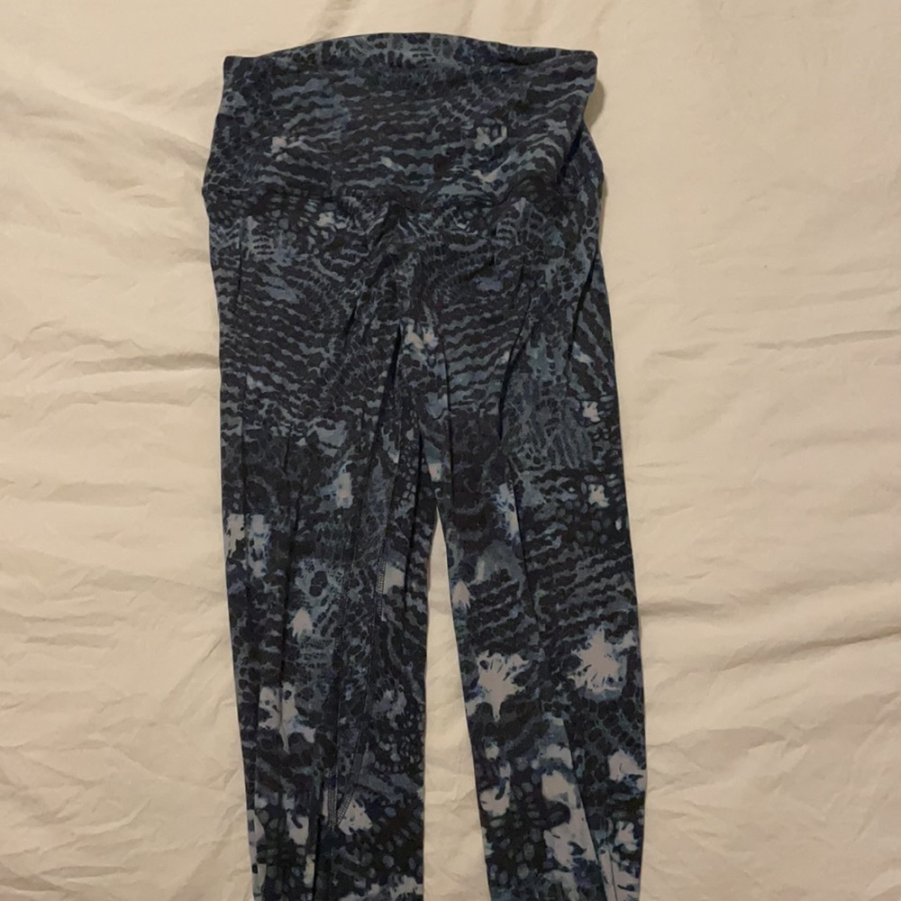 Lululemon Align size 6 blue pattern leggings